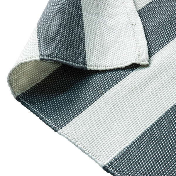 English Elm 5' x 7' Grey & White Striped Handwoven Indoor/Outdoor Cabana Style Stain Resistant Area Rug