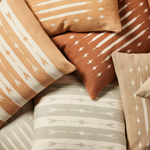 Jaipur Living Jaipur Living Vanda Kilim Stripe Woven Cotton Accent Pillow for Bohemian Global Interiors Light Tan Poly Fill PLW103505