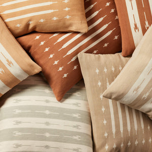 Jaipur Living Jaipur Living Ikenna Kilim Geometric Cotton Lumbar Pillow for Boho Global Decor Terracotta Down PLW103446
