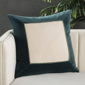 Jaipur Living Jaipur Living Velvet Cotton Bordered Throw Pillow with Piped Edges for Sofa or Bed Teal Poly Fill PLW103416