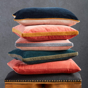Jaipur Living Jaipur Living Emerson Cotton Velvet Lumbar Pillow Cover Reversible Cream Piped Edges Navy PLC102280