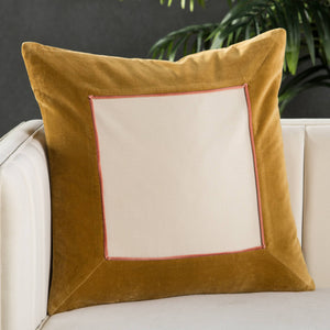 Jaipur Living Jaipur Living Hendrix Cotton Velvet Pillow Cover Bordered Piped Edge Tailored Design Gold PLC102278