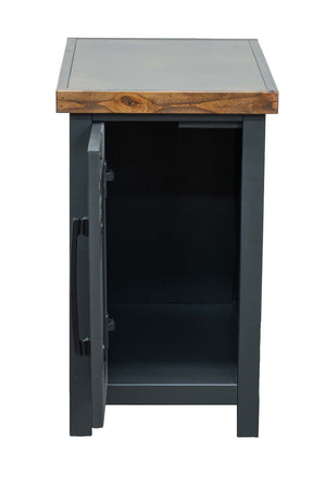 Legends Furniture Bridgevine Home Essex 14 Inch Chairside Table, No Assembly Required, Black And Whiskey Finish Black Poplar Solids And Okoume Veneers Es4520.Swk