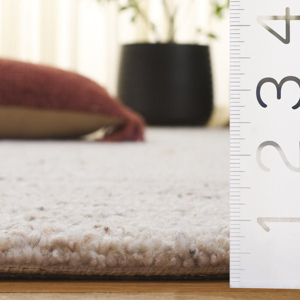 Safavieh Earthly Hand-tufted Runner Rug In Elegant Ivory And Beige For Sophisticated Hallways And Spaces Light Beige Wool Pile Eth101b-6sq