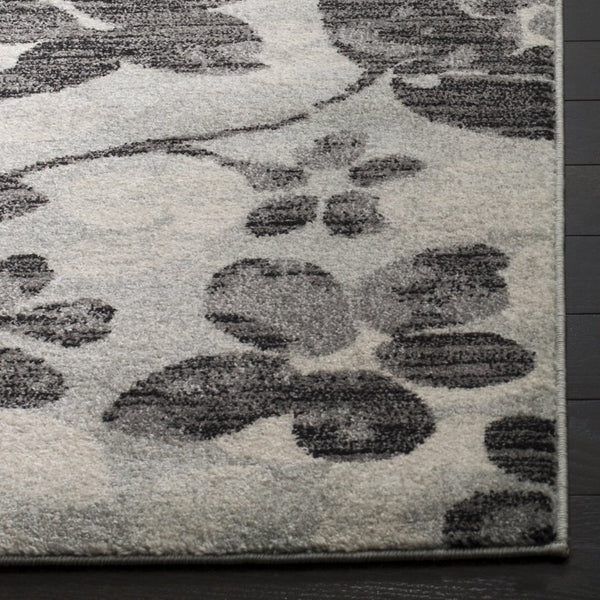 Safavieh Evoke Polypropylene Area Rug Power Loomed in Turkey for Transitional Living Spaces Grey Black Square EVK236R-3SQ