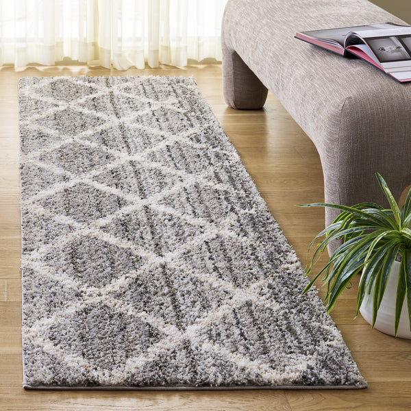 Safavieh Everett Plush Grey & Ivory Shag Rug — 1" Pile, Power-Loomed Turkey, Durable Polypropylene Comfort 4'-0" x 6'-0" EVR800F-4