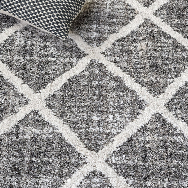 Safavieh Everett Shag Area Rug 5'3" X 7' Grey/Ivory - Soft, Stylish, Durable | Modern Elegance For Any Space Grey ,Ivory Polypropylene & Polyester Evr800f-5