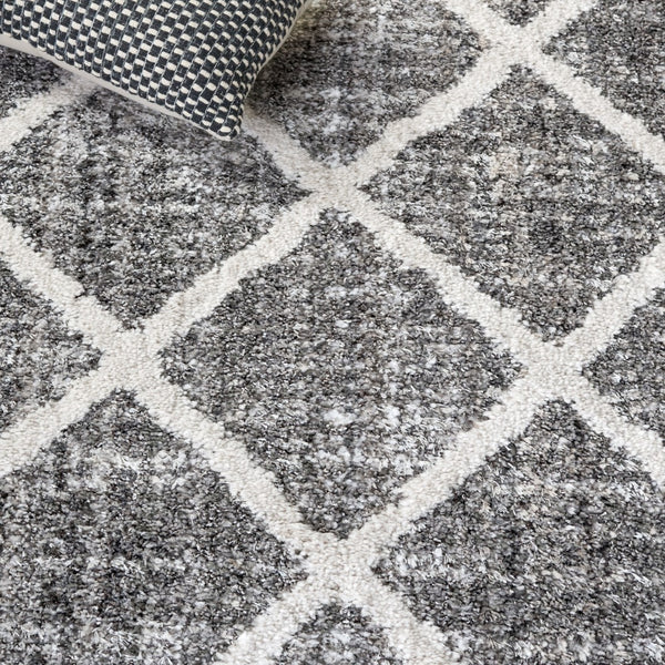 Safavieh Everett Modern Area Rug – Stylish Medium Design For Home Décor, Soft Texture, Durable Weave Grey ,Ivory Polypropylene & Polyester Evr800f-7