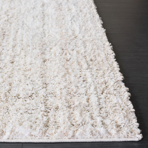 Safavieh Everett Shag Area Rug - Modern Turkish Design For Elegant Living Spaces, Soft And Durable Comfort Ivory ,Beige Polypropylene & Polyester Evr802a-7