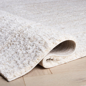 Safavieh Everett Plush Round Rug Ivory Beige — Low-Profile Shag, Durable Power-Loomed Comfort For Living Spaces 6'-7" x 6'-7" EVR802A-7R