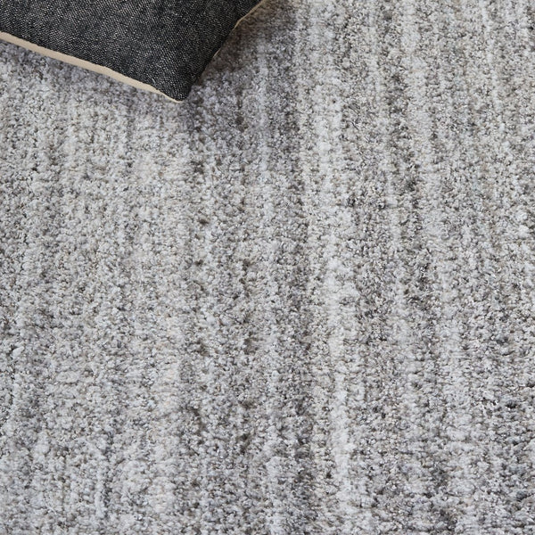 Safavieh Everett Area Rug – Elegant Medium Rectangle For Modern Spaces, Soft Durable Design For Comfort Grey ,Beige Polypropylene & Polyester Evr802f-5