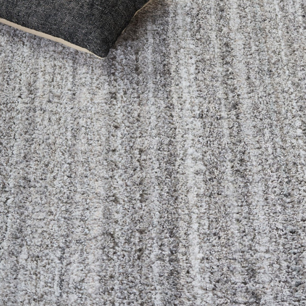 Safavieh Everett Shag Area Rug - Modern Turkish Design For Elegant Living Spaces, Soft And Durable Comfort Grey ,Beige Polypropylene & Polyester Evr802f-7