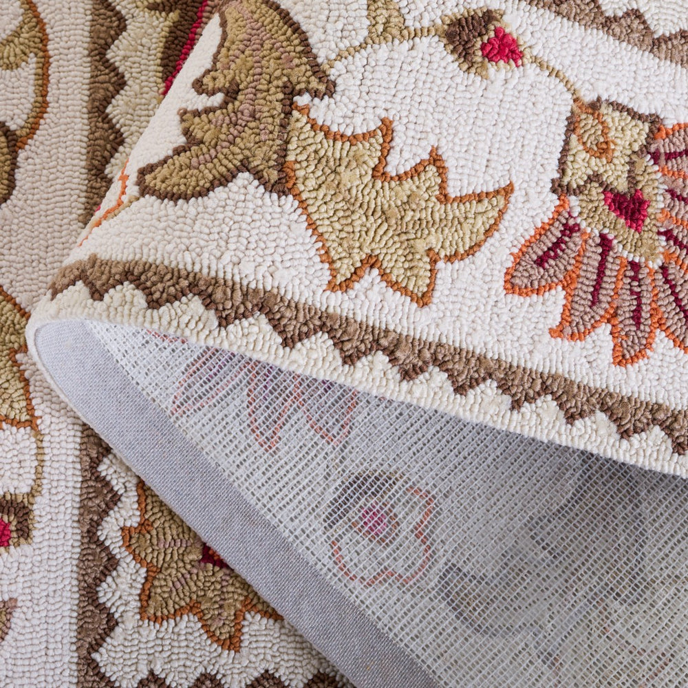 Safavieh Ezc Hand-hooked Area Rug: Timeless Floral Design In Elegant Colors For Any Living Space Decor Ivory ,Beige Polypropylene Ezc101d-4