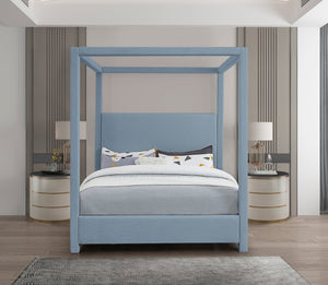Meridian Furniture Emerson Four Post Canopy Full Bed Linen Upholstered Mid-century Modern Frame for Bedroom Sky Blue EmersonSkyBlu-F