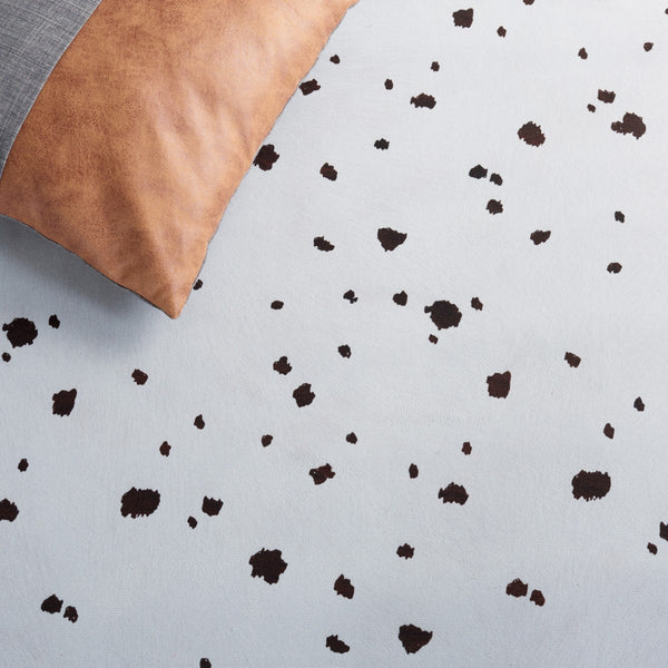 Safavieh Faux Hide 502 M/W S/R Power Loomed  Rug Ivory / Black FAH502A-9