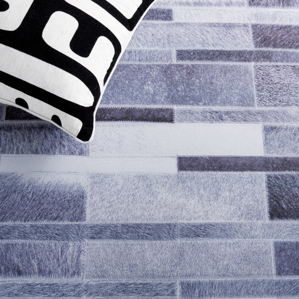 Safavieh Faux Hide 513 M/W S/R Power Loomed  Rug Grey / Ivory FAH513F-5