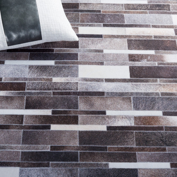 Safavieh Faux Hide 542 M/W S/R Power Loomed  Rug Ivory / Grey FAH542A-9