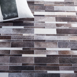 Safavieh Faux Hide 542 M/W S/R Power Loomed  Rug Ivory / Grey FAH542A-5