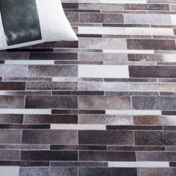 Safavieh Faux Hide 542 M/W S/R Power Loomed  Rug Ivory / Grey FAH542A-5