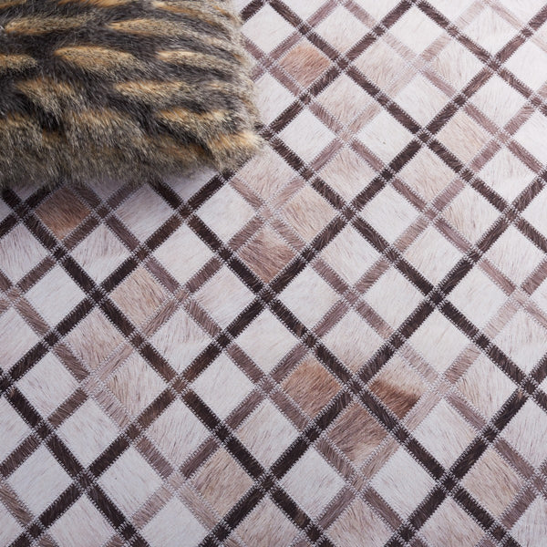 Safavieh Faux Hide 545 M/W S/R Power Loomed  Rug Beige / Brown FAH545A-9