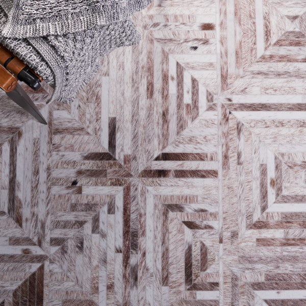 Safavieh Faux Hide 549 M/W S/R Power Loomed  Rug Beige / Brown FAH549A-9