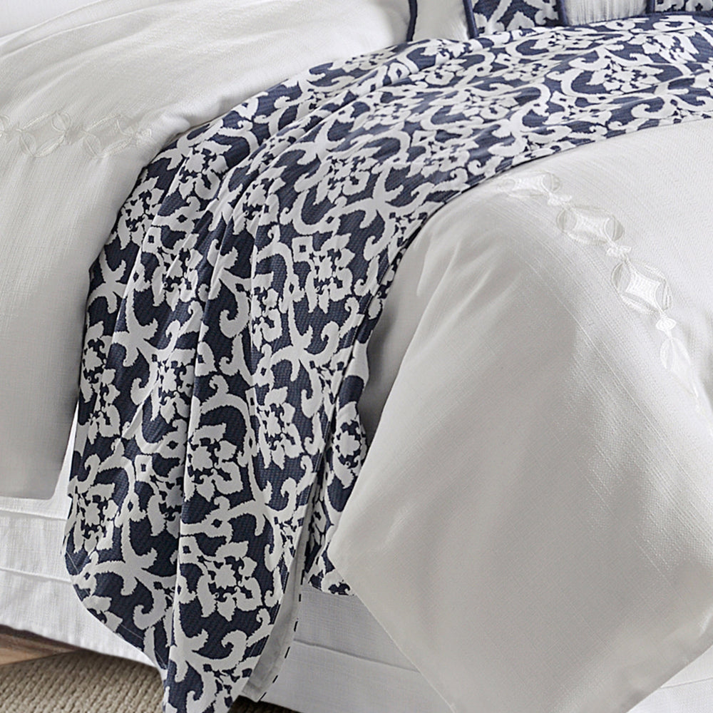 Hiend Accents Kavali Elegant Floral Jacquard Duvet Cover - Transform Your Bedroom With Luxurious Style & Comfort White,Navy Face, 100% Polyester. Back, 100% Cotton Fb1711du-sk-oc