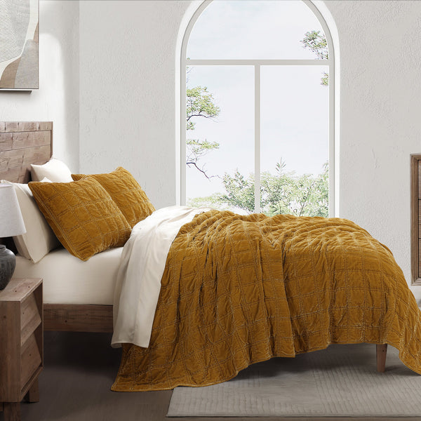 Hiend Accents Stella Faux Silk Double Box Stitch Quilt Set - Luxurious 3 Piece Bedding For Elegant Bedrooms Saffron Face And Back, 70% Rayon,30% Nylon,Fill, 100% Polyester Fb6600-qn-sf