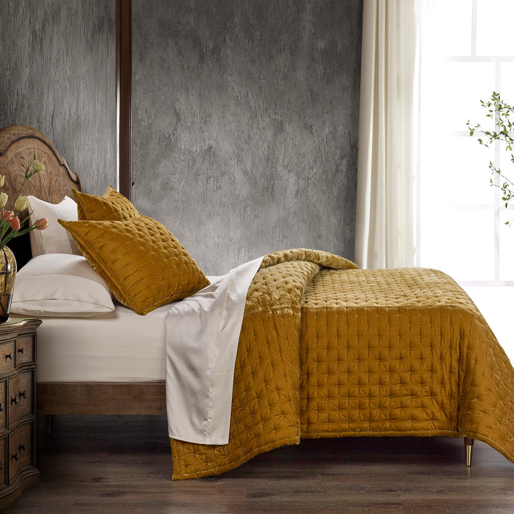 Hiend Accents Stella Faux Silk Velvet Quilt - Luxurious Elegance For Your Bedroom In Exquisite Colors And Comfort Saffron Face, 70% Rayon,30% Nylon,Lining, 100% Cotton Fb6700-qn-sf