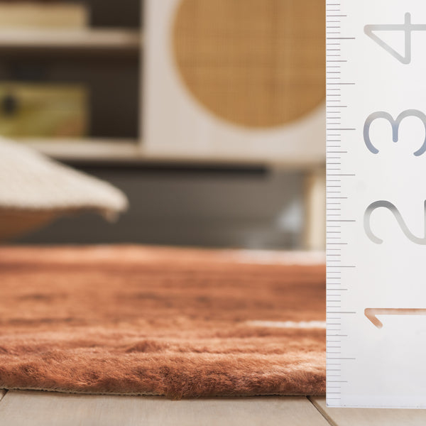 Safavieh Faux Cowhide Area Rug - Stylish Brown & Ivory Hide Design, Slip-resistant, 4'7" X 5'3" For Home Decor Brown ,Ivory Polyester And Natural Latex Fch377t-4