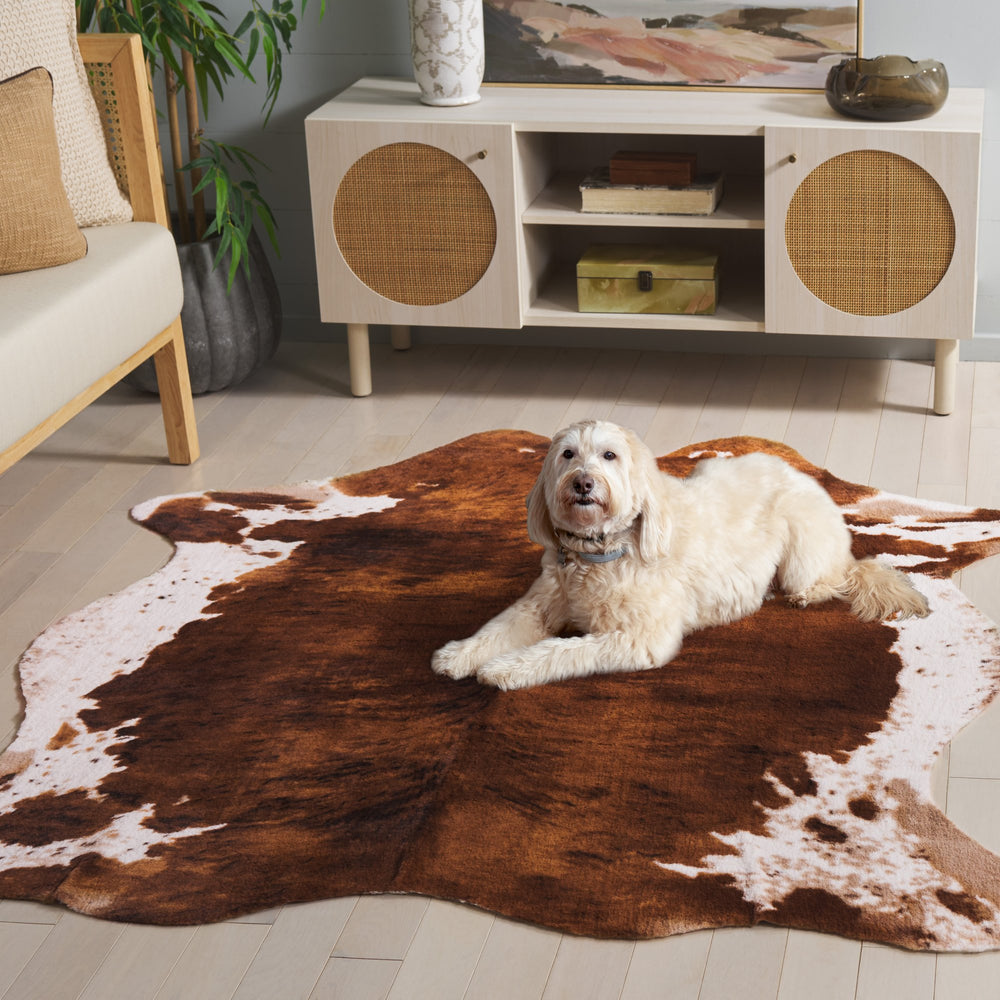 Safavieh Faux Cowhide Area Rug - Stylish Brown & Ivory Hide Design, Slip-resistant, 4'7" X 5'3" For Home Decor Brown ,Ivory Polyester And Natural Latex Fch377t-4