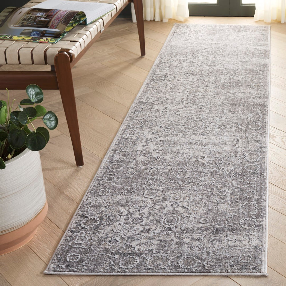 Safavieh Finley Elegant Runner Rug In Grey And Beige - Traditional Charm For Hallways & Narrow Spaces Grey ,Beige Polyester Fin316f-210