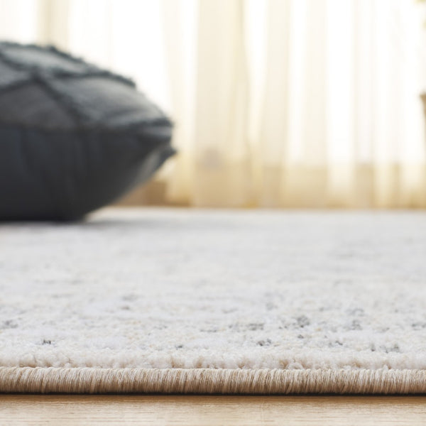 Safavieh Finley Elegant Runner Rug In Grey And Beige - Traditional Charm For Hallways & Narrow Spaces Grey ,Beige Polyester Fin316f-210