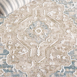 Safavieh Finley Elegant Turkish Runner Rug - Timeless Traditional Style For Hallways And Narrow Spaces Blue ,Beige Polyester Fin324m-5