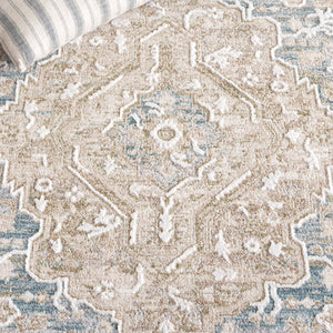 Safavieh Finley Elegant Traditional Runner Rug In Durable Polyester, Perfect For Hallways And Narrow Spaces Blue ,Beige Polyester Fin324m-4