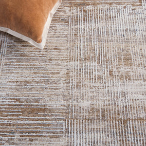Safavieh Finley Modern Runner Rug - Elegant Polyester Design For Hallways, Entryways & Minimalist Decor Ivory ,Beige Polyester Finm336a-5