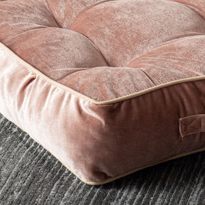 Safavieh PRIMROSE Floor Pillow – Cozy, Stylish Accent for Living Rooms, Bedrooms, and Meditation Spaces Pink FLP1004C