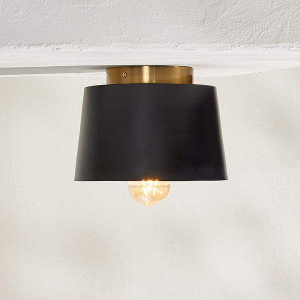 Safavieh PARKES, 8.25 INCH BLACK/BRASS FLUSH MOUNT - Stylish, Durable Lighting for Modern & Classic Spaces FLU4064A