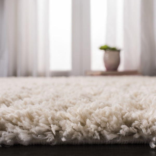 Safavieh Fontana Shag Ivory Polypropylene Rug Plush Two Inch Pile for Living Bedroom Cream FNT800B-68