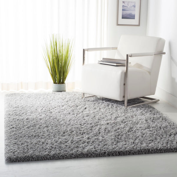 Safavieh Fontana Luxurious Shag Area Rug - Plush Texture And Elegant Design For Cozy Home Décor Spaces Grey Polypropylene Pile Fnt800f-214