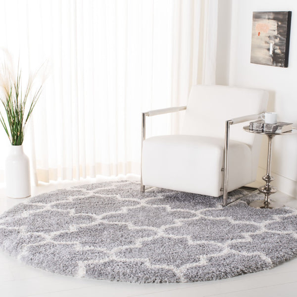 Safavieh Fontana Luxurious Shag Area Rug With Geometric Trellis Pattern For Modern And Traditional Decor Grey ,Cream Polypropylene Pile Fnt818g-210
