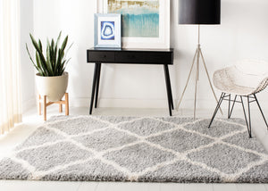 Safavieh Fontana Plush Round Shag Rug In Grey Cream — 2" Pile Soft Flokati Texture, Durable Power‑Loomed Quality 4'-0" x 4'-0" FNT821G-4R