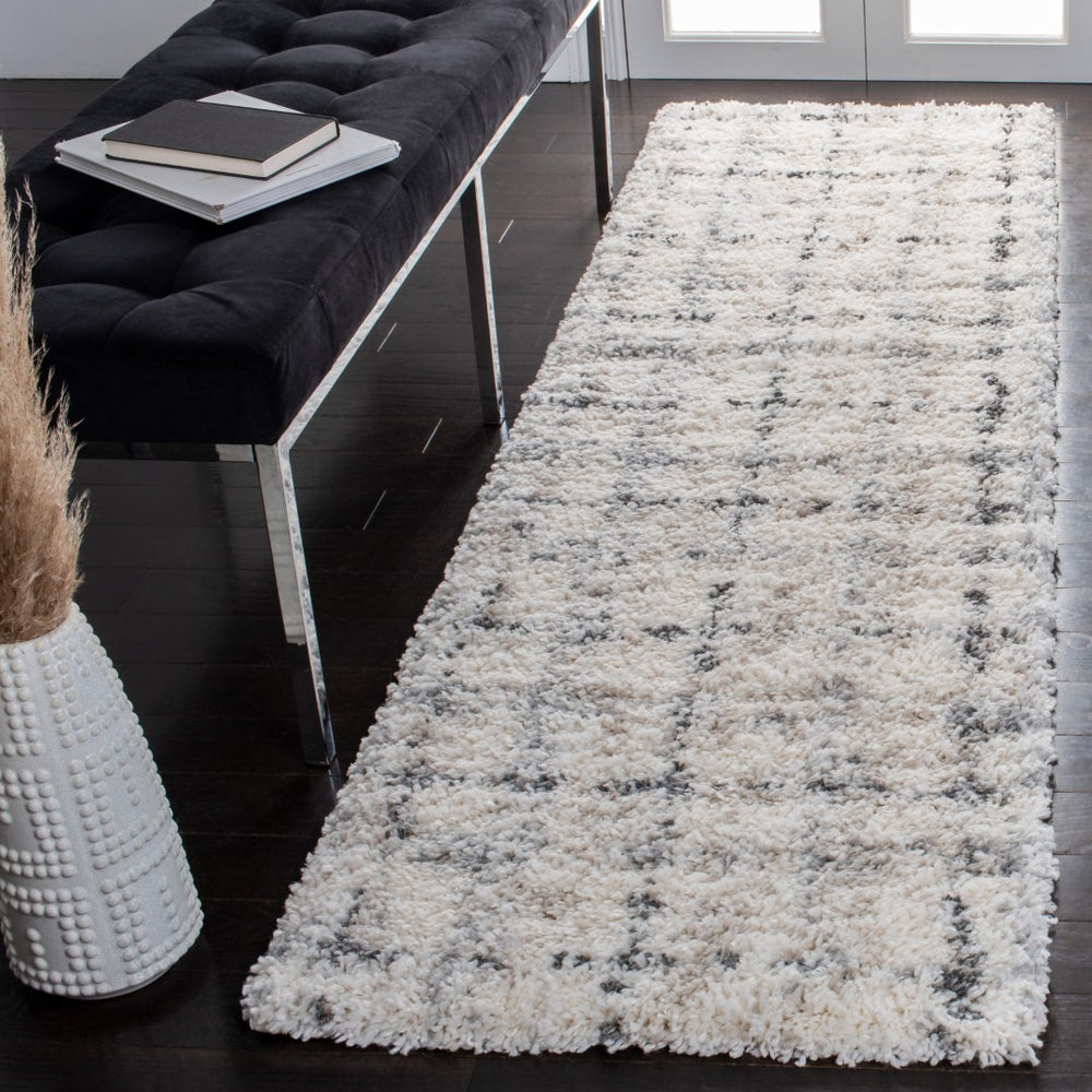 Safavieh Fontana Shag Area Rug - Luxurious Modern Geometric Design For Elegant Home Decor And Comfort Grey ,Ivory Polypropylene Pile Fnt868f-214