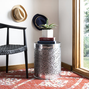 Safavieh Adrien Contemporary Silver End Table With Intricate Pattern - Stylish Accent For Any Space FOX4518A