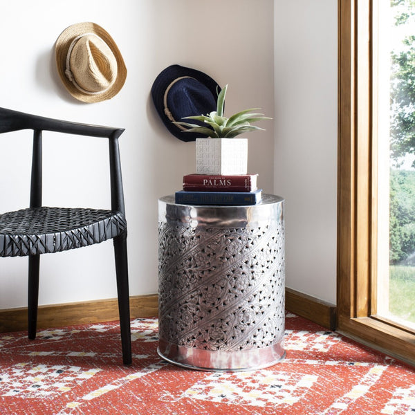 Safavieh Adrien Contemporary Silver End Table With Intricate Pattern - Stylish Accent For Any Space FOX4518A