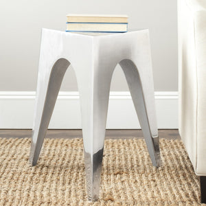 Safavieh Indium Triangle Aluminum Side Table - Modern, Space-Saving Accent For Stylish Living Rooms & More FOX5501A