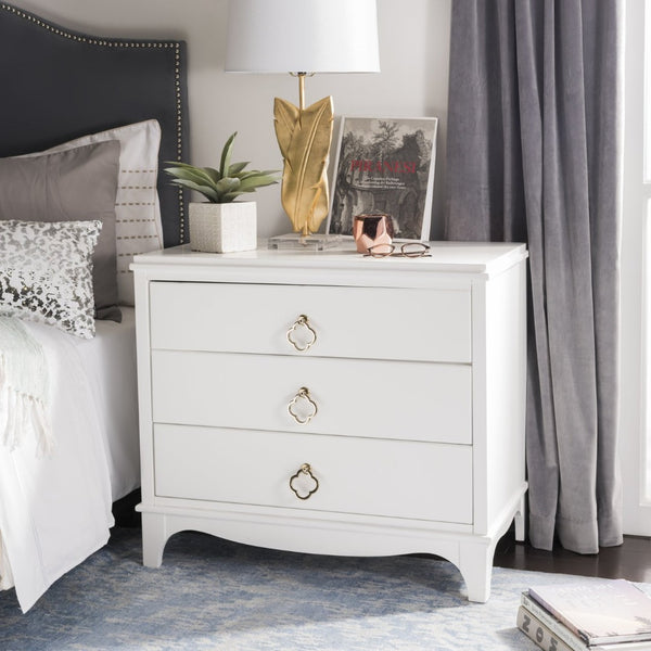 Safavieh Hannon Elegant Three-Drawer Nightstand With Gold Quatrefoil Pulls For Chic Bedroom Storage Solutions White/Brass FOX6306A