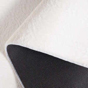 Safavieh Faux Rabbit Fur 100 Power Loomed Solid & Tonal Rug Ivory FRF100A-6R