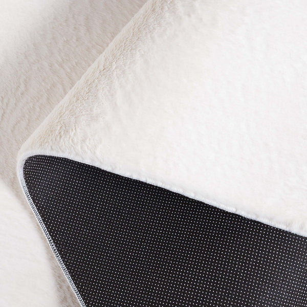 Safavieh Faux Rabbit Fur 100 Power Loomed Solid & Tonal Rug Ivory FRF100A-6R