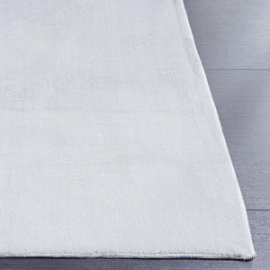 Safavieh Faux Rabbit Fur 100 Power Loomed Polyester Solid & Tonal Rug Silver FRF100G-8