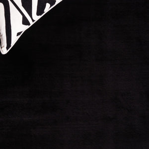 Safavieh Faux Rabbit Fur 100 Power Loomed Solid & Tonal Rug Black FRF100Z-6R